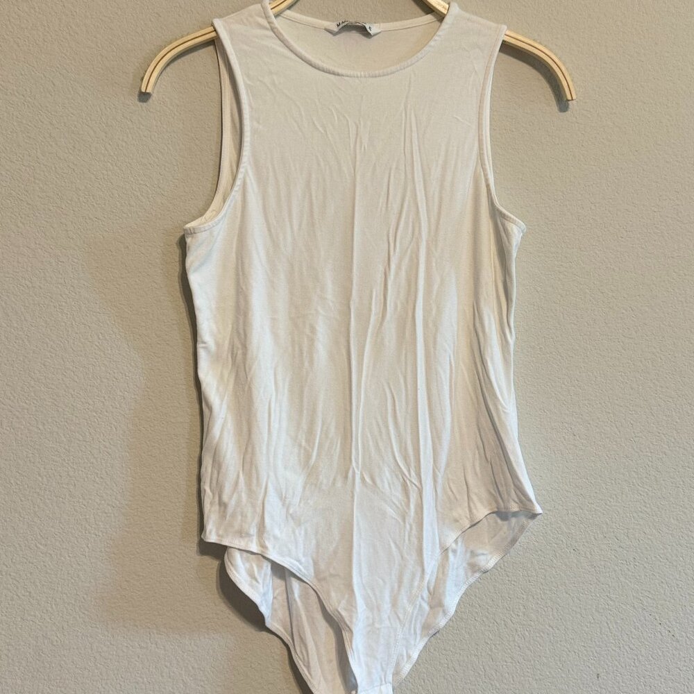 White Halter Neck Sleeveless Tank Top/Crew Neck Bodysuit